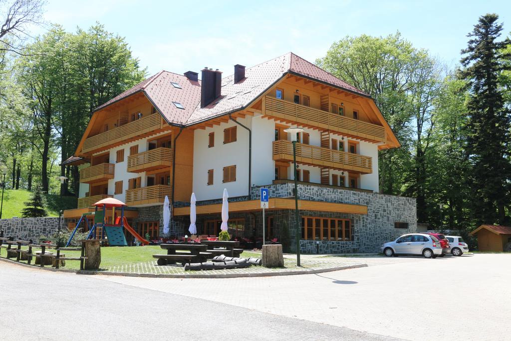 Aparthotel Snjezna Kraljica Stubicke Toplice Екстер'єр фото