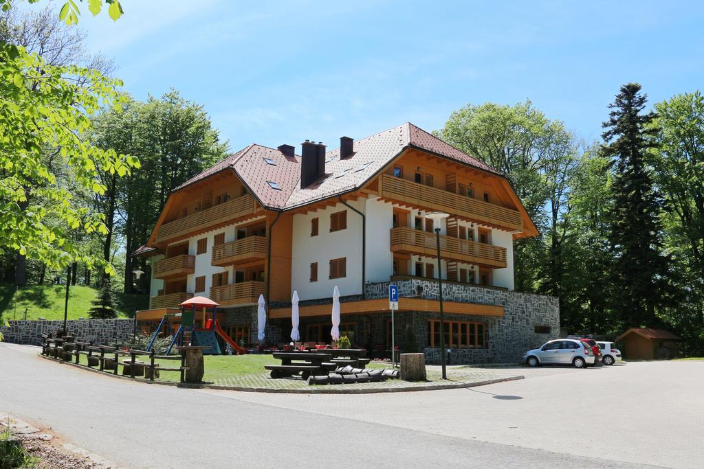 Aparthotel Snjezna Kraljica Stubicke Toplice Екстер'єр фото