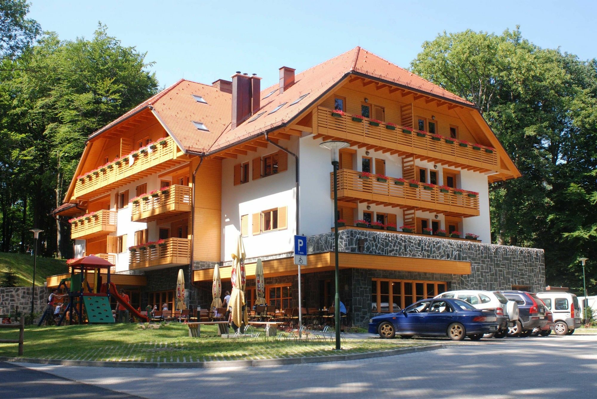 Aparthotel Snjezna Kraljica Stubicke Toplice Екстер'єр фото